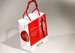 Bolsa en papel con cupón promocional | FORMBAGS SpA