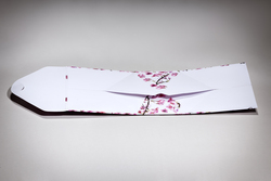 « SAC-A-PYRAMIDE » EN PAPIER FINITIONS MANUELLES  | FORMBAGS SpA