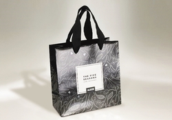 Shopping bag in carta manuale  | FORMBAGS SpA