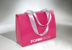 « SAC-A-PYRAMIDE » EN PAPIER FINITIONS MANUELLES  | FORMBAGS SpA